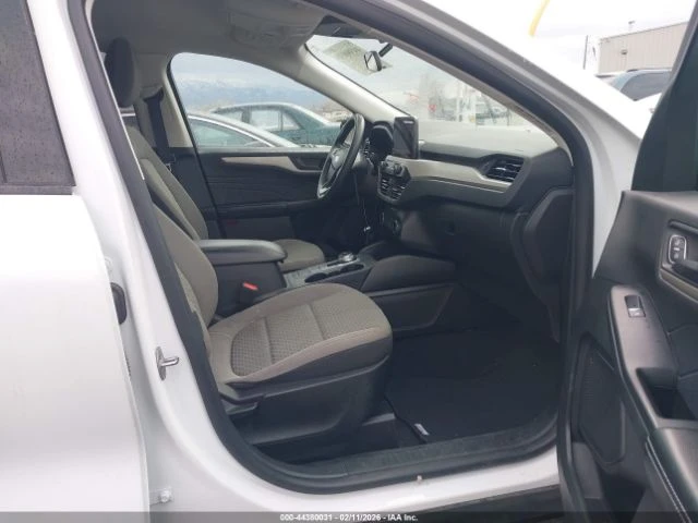 Ford Escape SE HYBRID - изображение 10