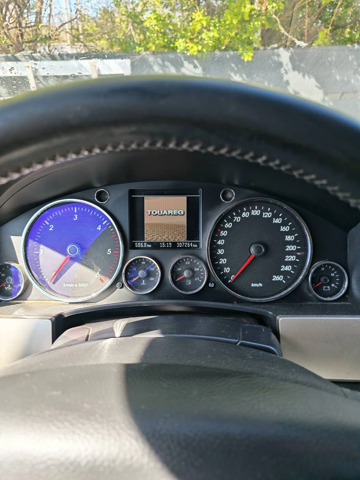 VW Touareg 3.0 V6, снимка 10 - Автомобили и джипове - 54333371