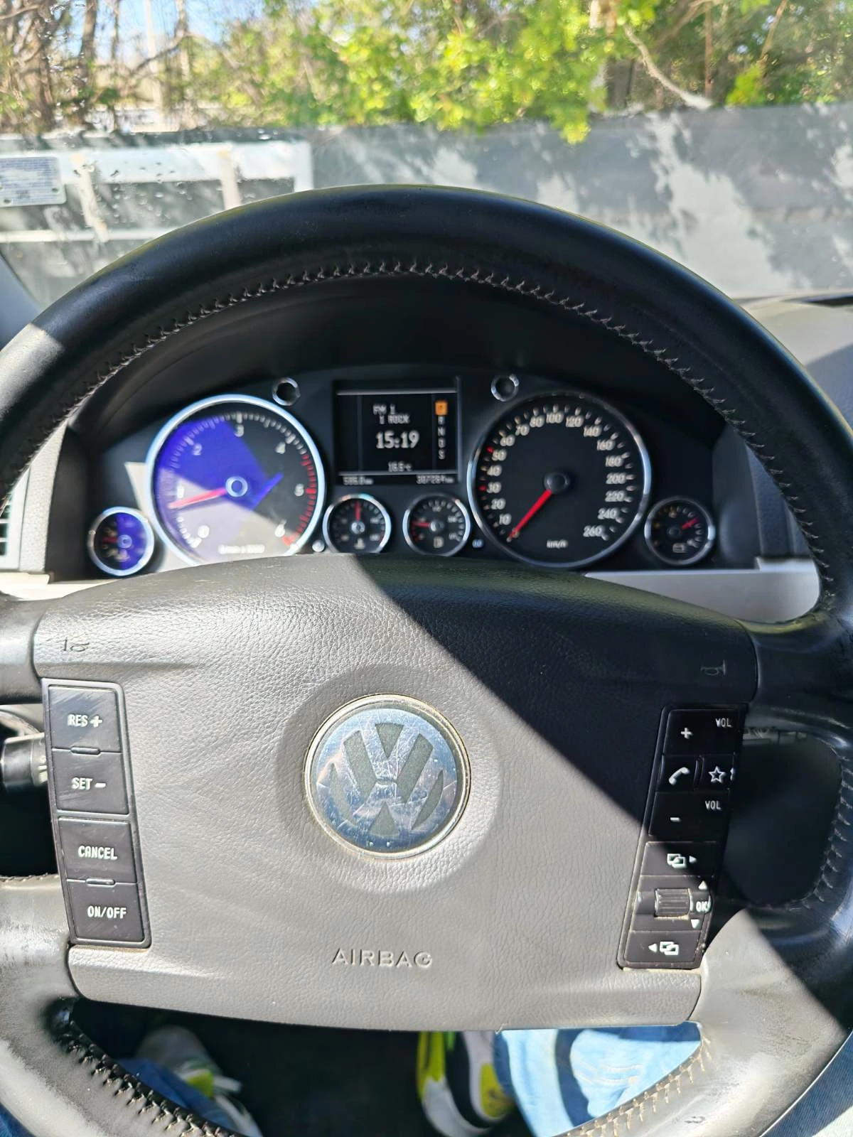 VW Touareg 3.0 V6, снимка 8 - Автомобили и джипове - 54333371