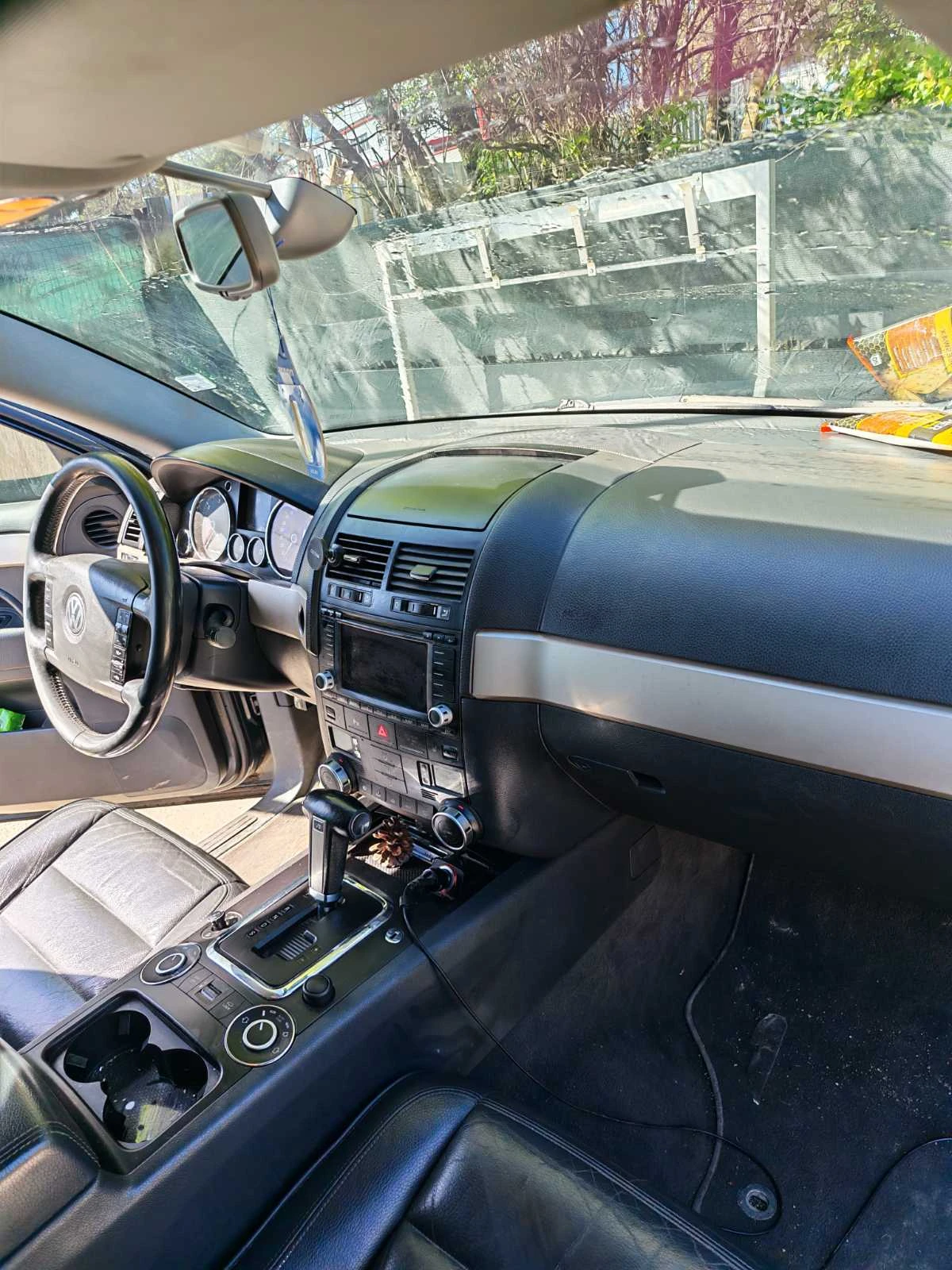 VW Touareg 3.0 V6, снимка 6 - Автомобили и джипове - 54333371