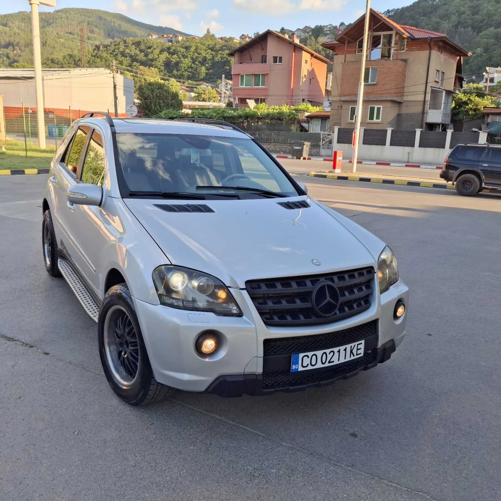 Mercedes-Benz ML 320, снимка 3 - Автомобили и джипове - 54962703