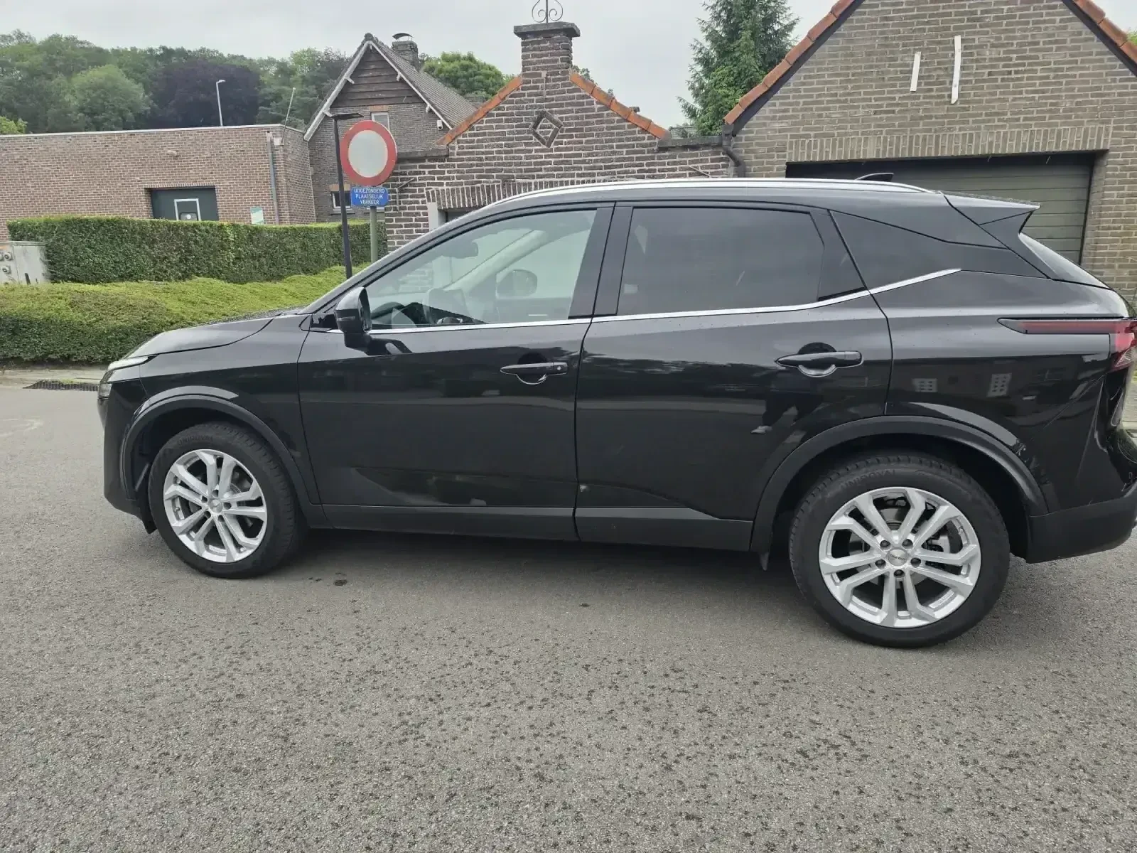 Nissan Qashqai 1.3 DiG-T CVT, снимка 3 - Автомобили и джипове - 55344666