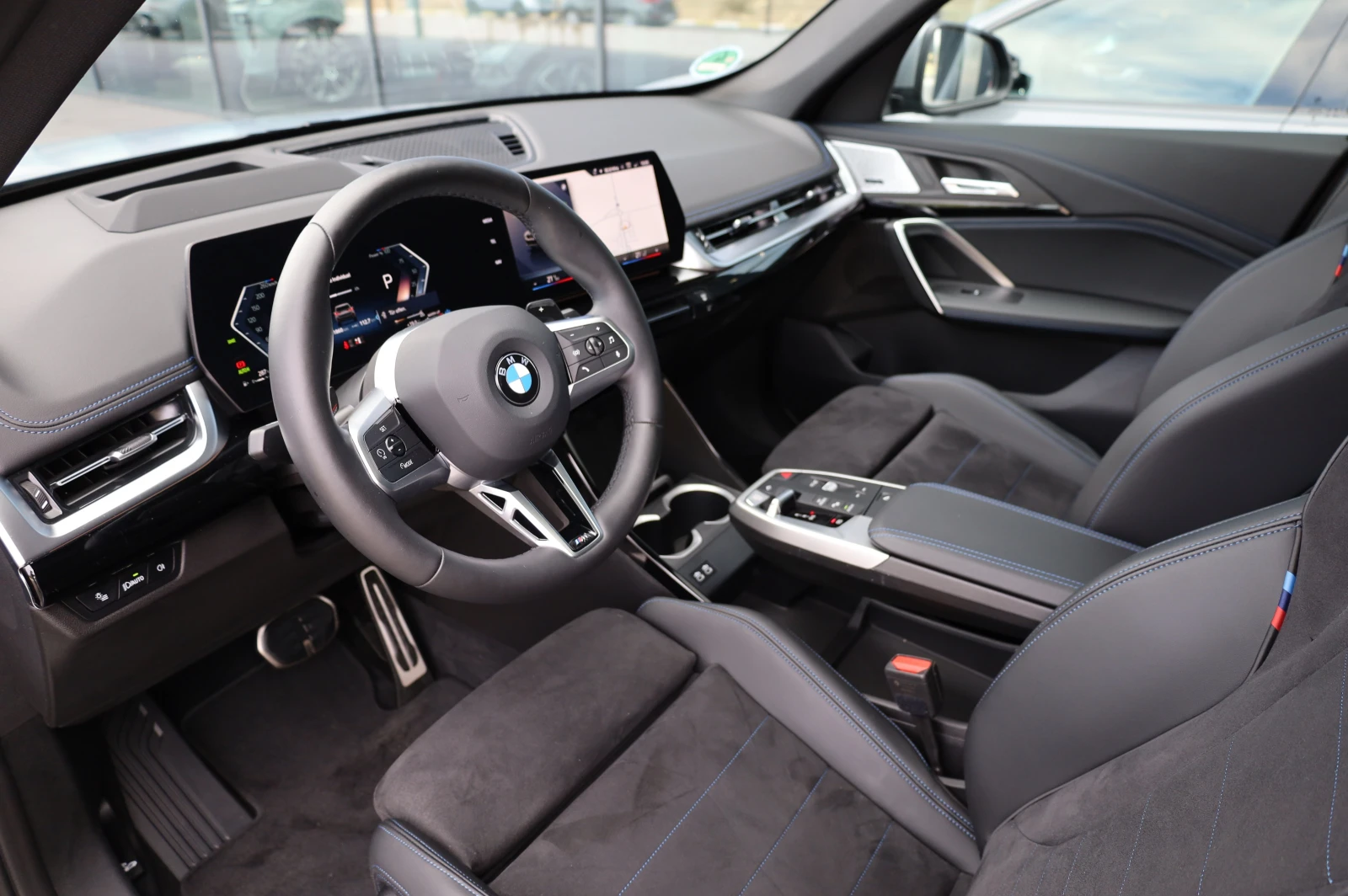 BMW X1 * M SPORT* XDRIVE* PANO* HARMAN/KARDON* 360* , снимка 9 - Автомобили и джипове - 55741538