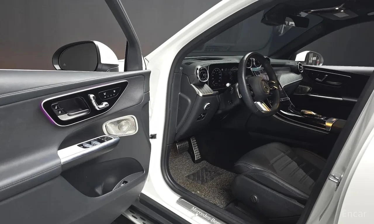 Mercedes-Benz GLC 300 4MATIC AMG /ОБДУХВАНЕ/ПАНОРАМА/ДИСТРОНИК/360 , снимка 10 - Автомобили и джипове - 55954008