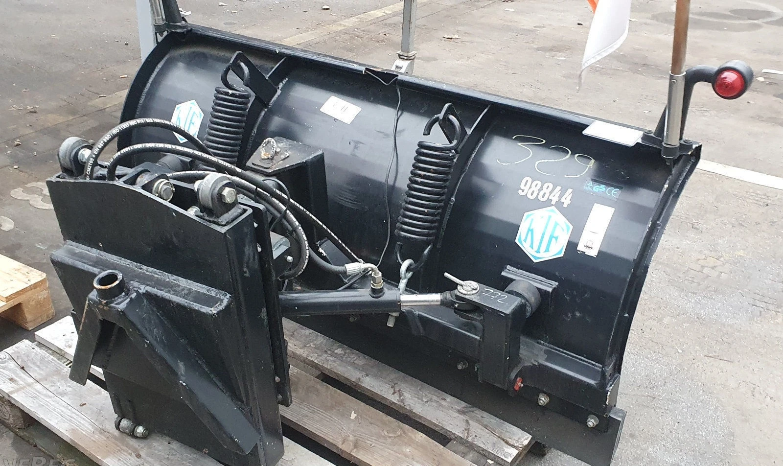 Mercedes-Benz 1842 Гребло, снимка 1