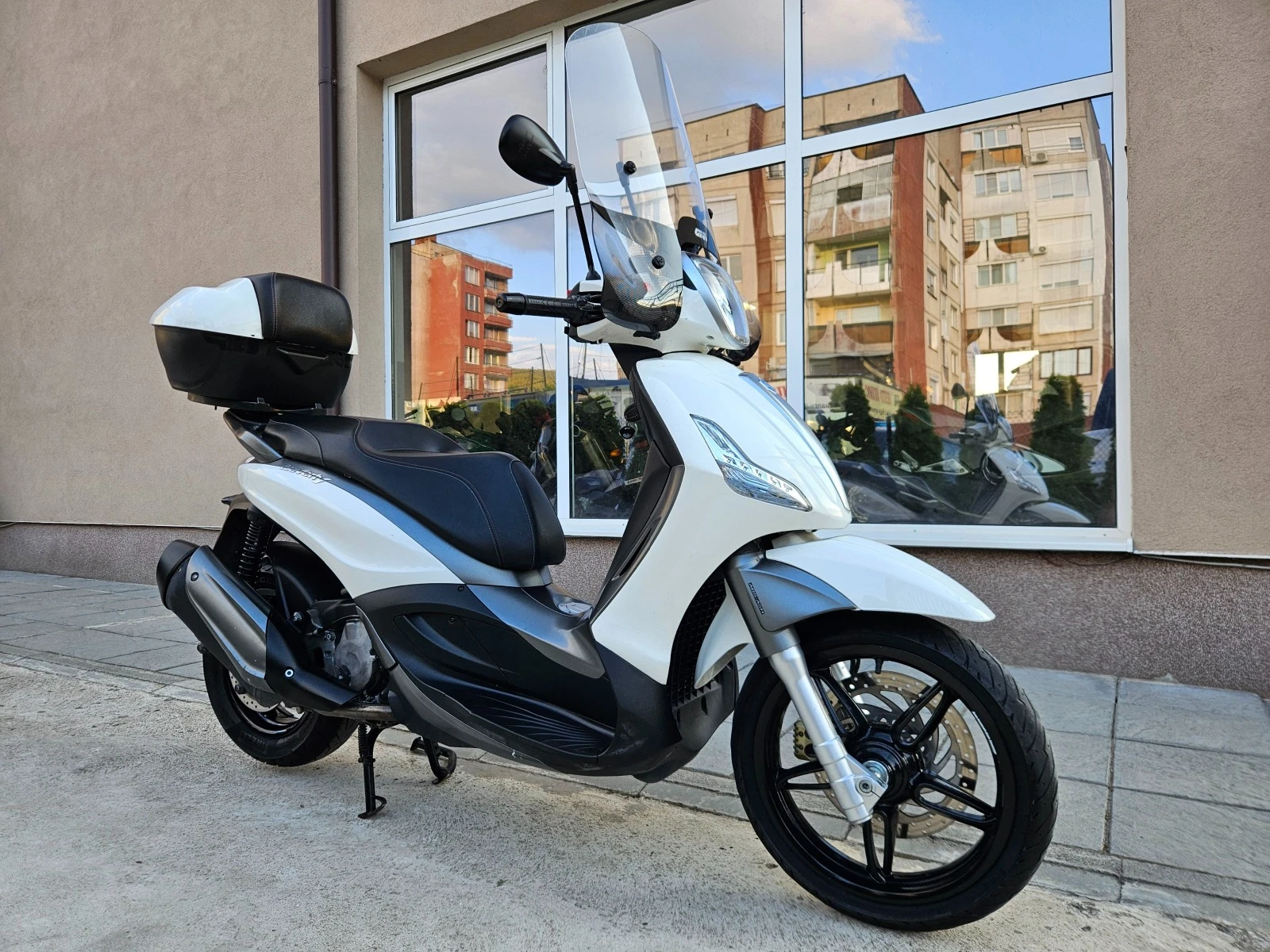 Piaggio Beverly 350ie, ABS-ASR, Sport Touring! - изображение 2