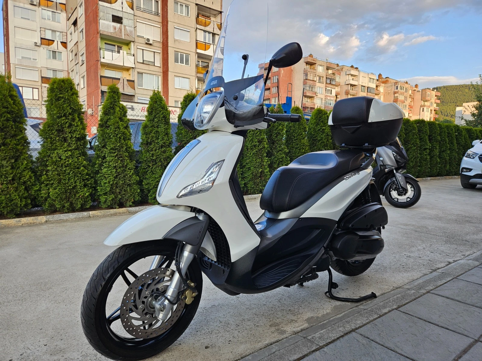 Piaggio Beverly 350ie, ABS-ASR, Sport Touring! - изображение 7