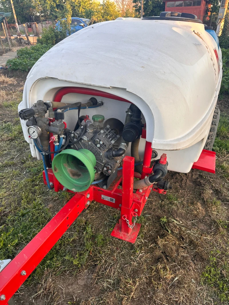 Пръскачка Agron 1500 литра, снимка 4 - Селскостопанска техника - 50436586