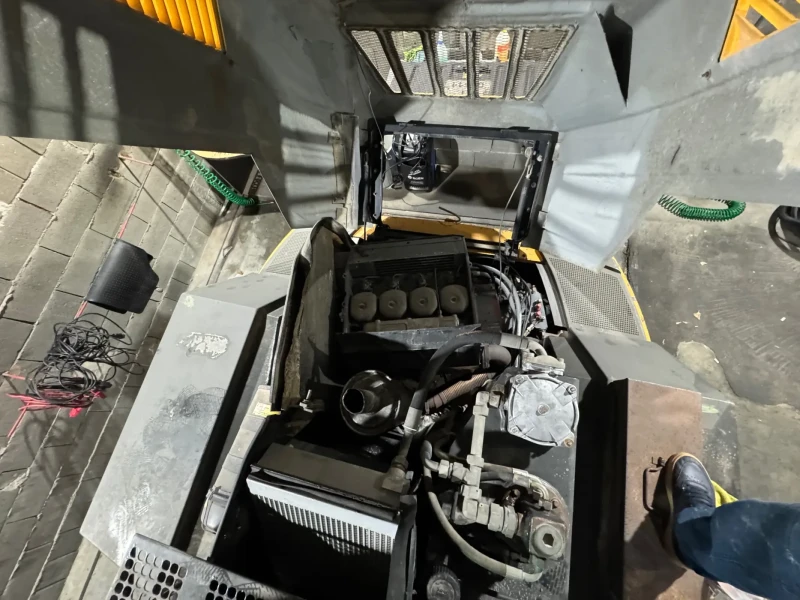 Челен товарач Liebherr L522, снимка 17 - Индустриална техника - 53239777