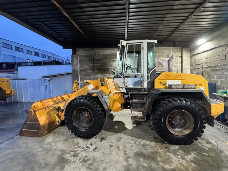 Челен товарач Liebherr L522, снимка 1 - Индустриална техника - 53239777