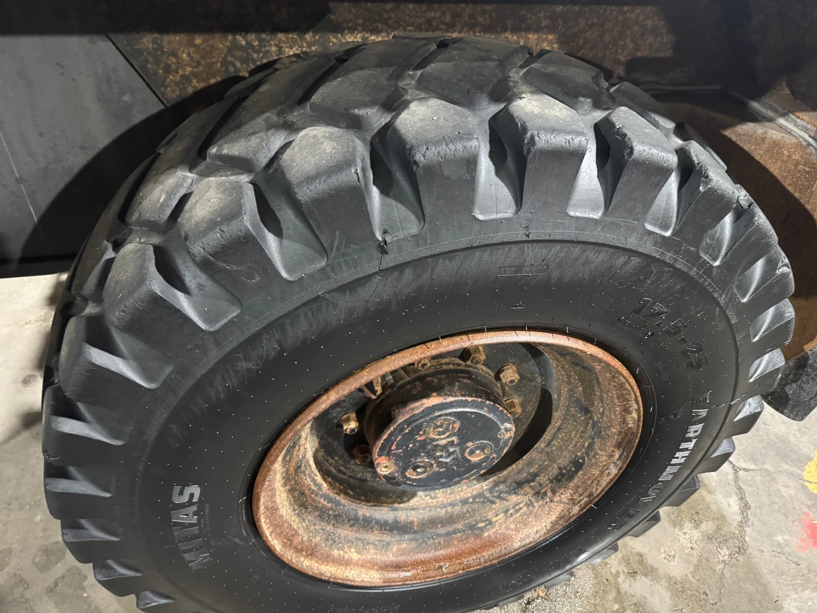 Челен товарач Liebherr L522 - изображение 10