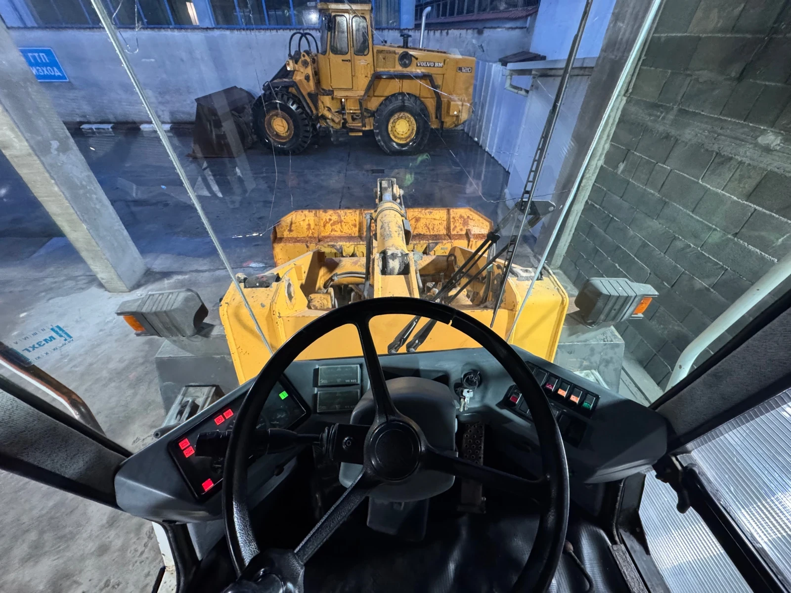 ����� ������� Liebherr L522 | Mobile.bg � ����������� 15