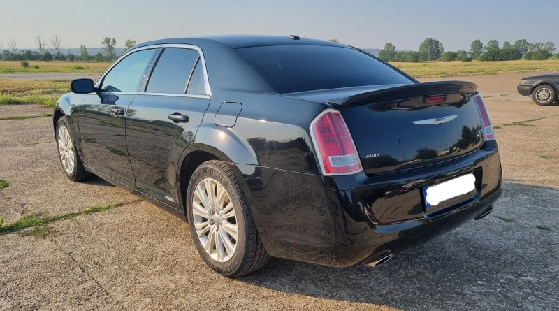 Chrysler 300c AWD, снимка 4 - Автомобили и джипове - 47210478