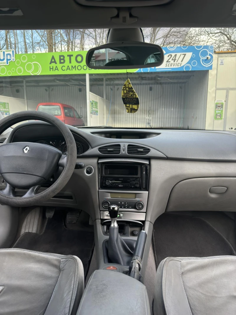 Renault Laguna 2, снимка 8 - Автомобили и джипове - 48044835