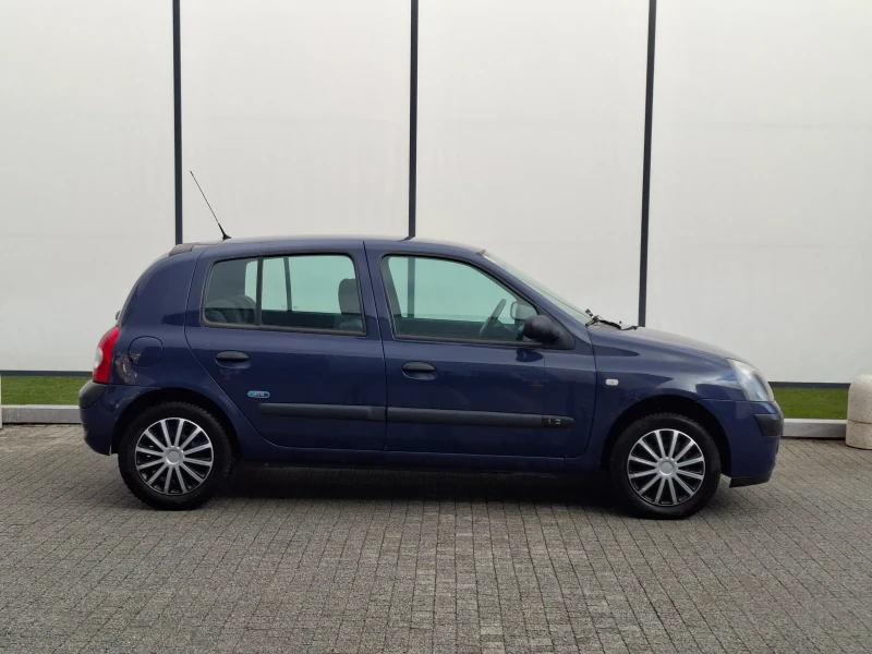 Renault Clio 1.2 (68кс)* * * НОВ ВНОС* * * , снимка 11 - Автомобили и джипове - 48297432