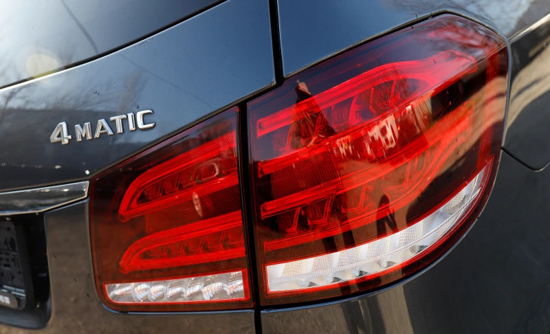 Mercedes-Benz E 400 4 MATIC AMG Paket, снимка 11 - Автомобили и джипове - 48626978