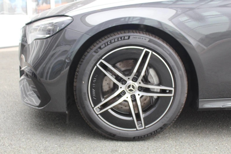 Mercedes-Benz E 220 d/ AMG/ NIGHT/ LED/ CAMERA/ KEYLESS/, снимка 3 - Автомобили и джипове - 51623863