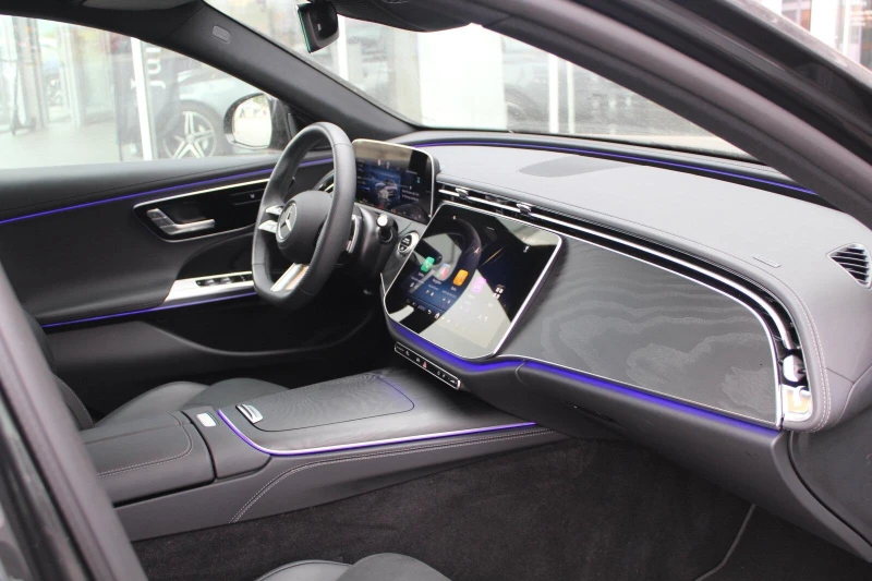 Mercedes-Benz E 220 d/ AMG/ NIGHT/ LED/ CAMERA/ KEYLESS/, снимка 11 - Автомобили и джипове - 51623863