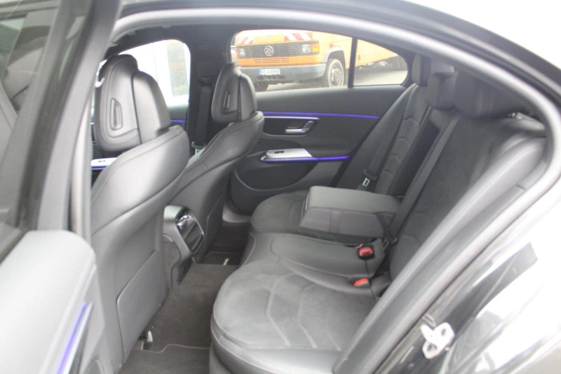Mercedes-Benz E 220 d/ AMG/ NIGHT/ LED/ CAMERA/ KEYLESS/, снимка 12 - Автомобили и джипове - 51623863