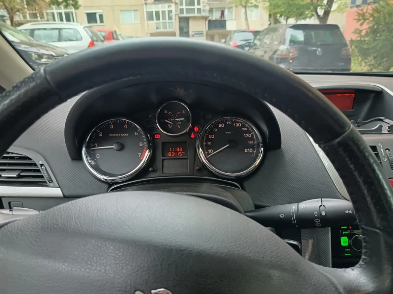 Peugeot 207 1.4i, снимка 15 - Автомобили и джипове - 52254236