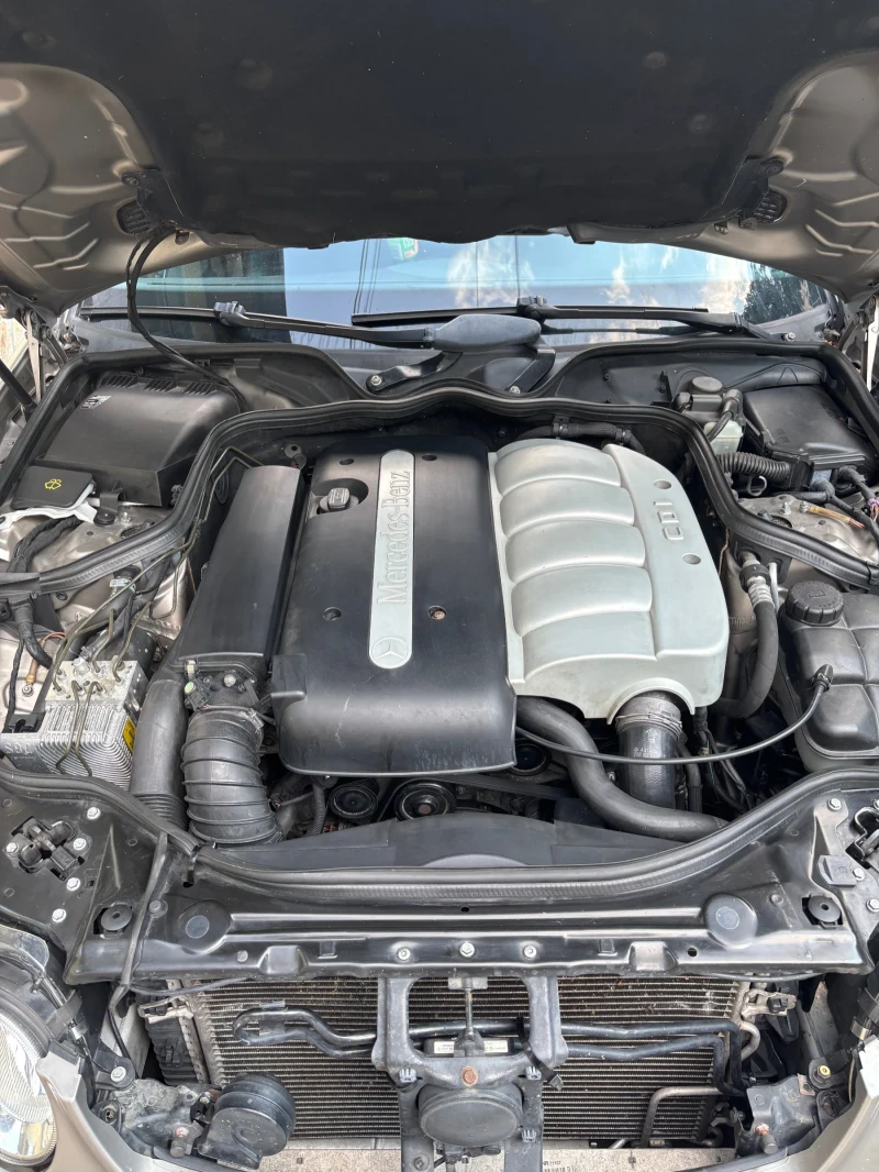Mercedes-Benz E 220, снимка 9 - Автомобили и джипове - 52531044
