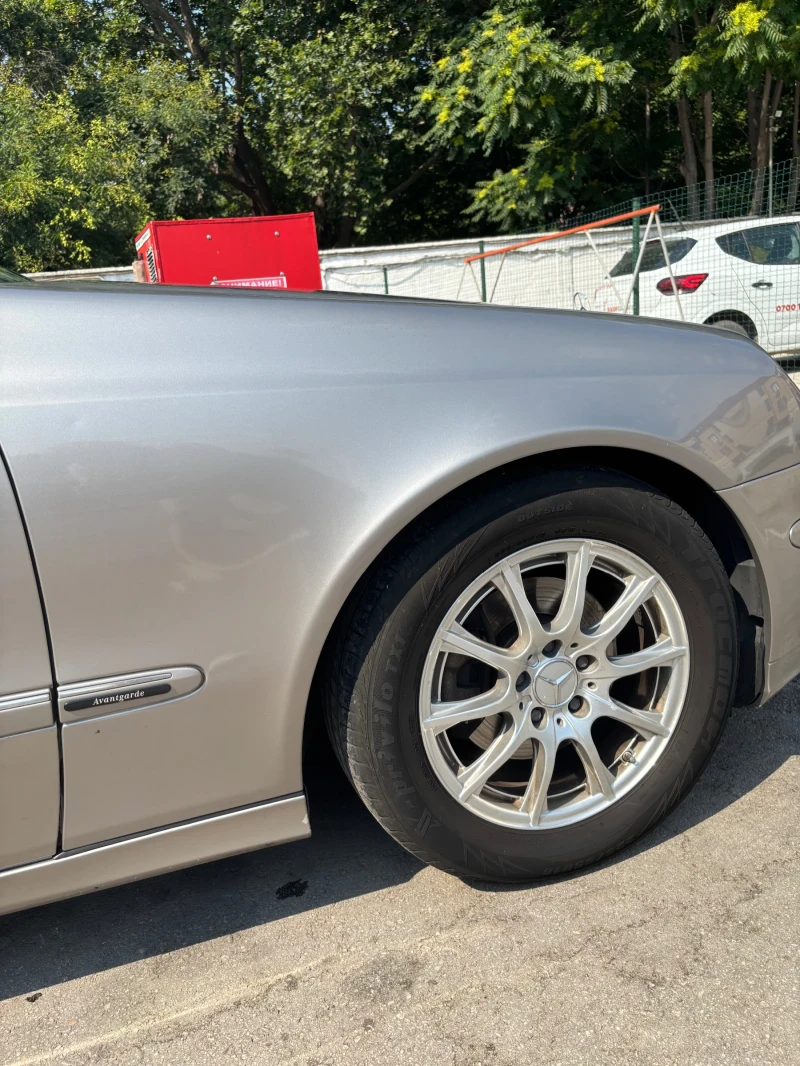 Mercedes-Benz E 220, снимка 5 - Автомобили и джипове - 52531044