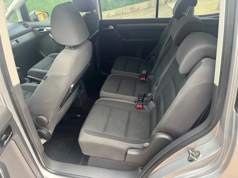 VW Touran, снимка 6 - Автомобили и джипове - 52808694