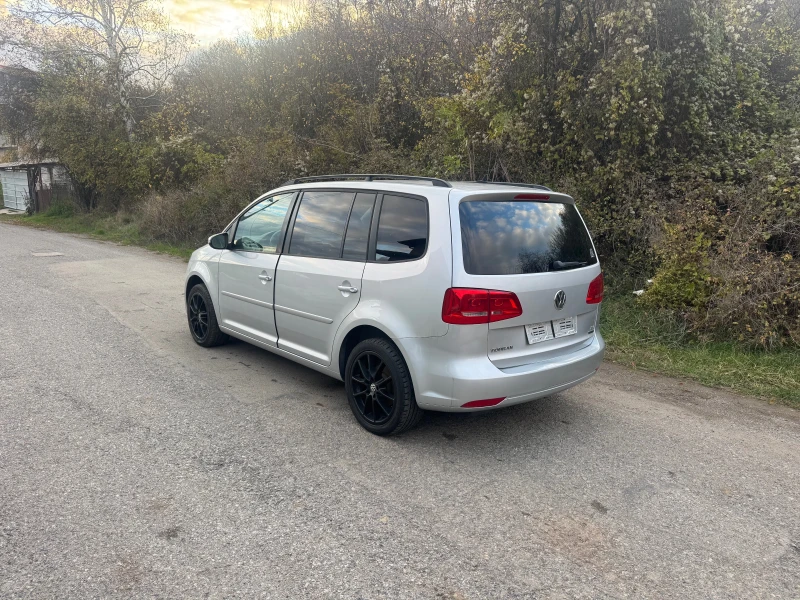 VW Touran, снимка 8 - Автомобили и джипове - 52808694