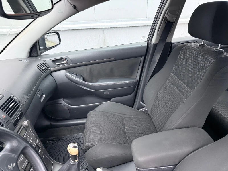 Toyota Avensis, снимка 8 - Автомобили и джипове - 52488415