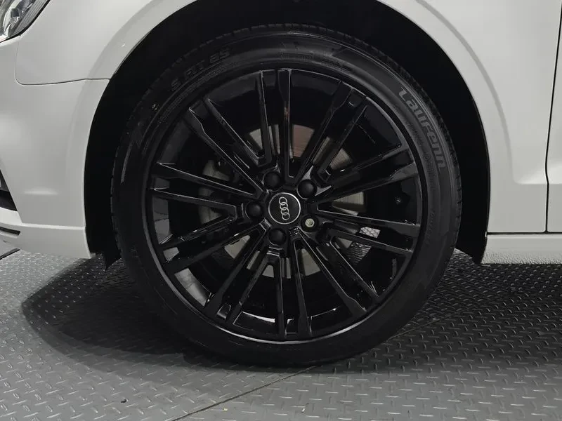 Audi A3 2.0 TFSI, снимка 5 - Автомобили и джипове - 54139534