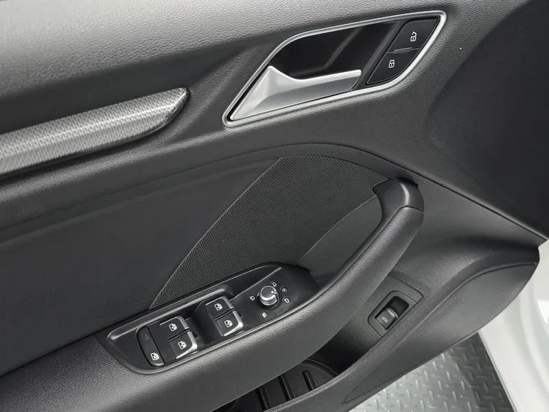 Audi A3 2.0 TFSI, снимка 17 - Автомобили и джипове - 54139534