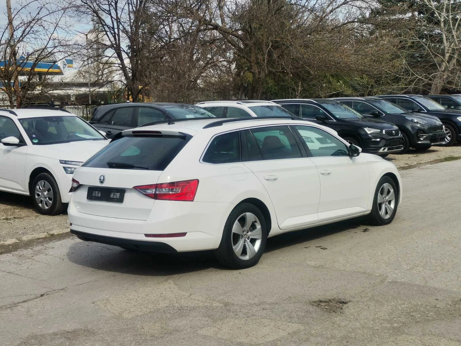 Skoda Superb 2.0TDI DSG  - изображение 2