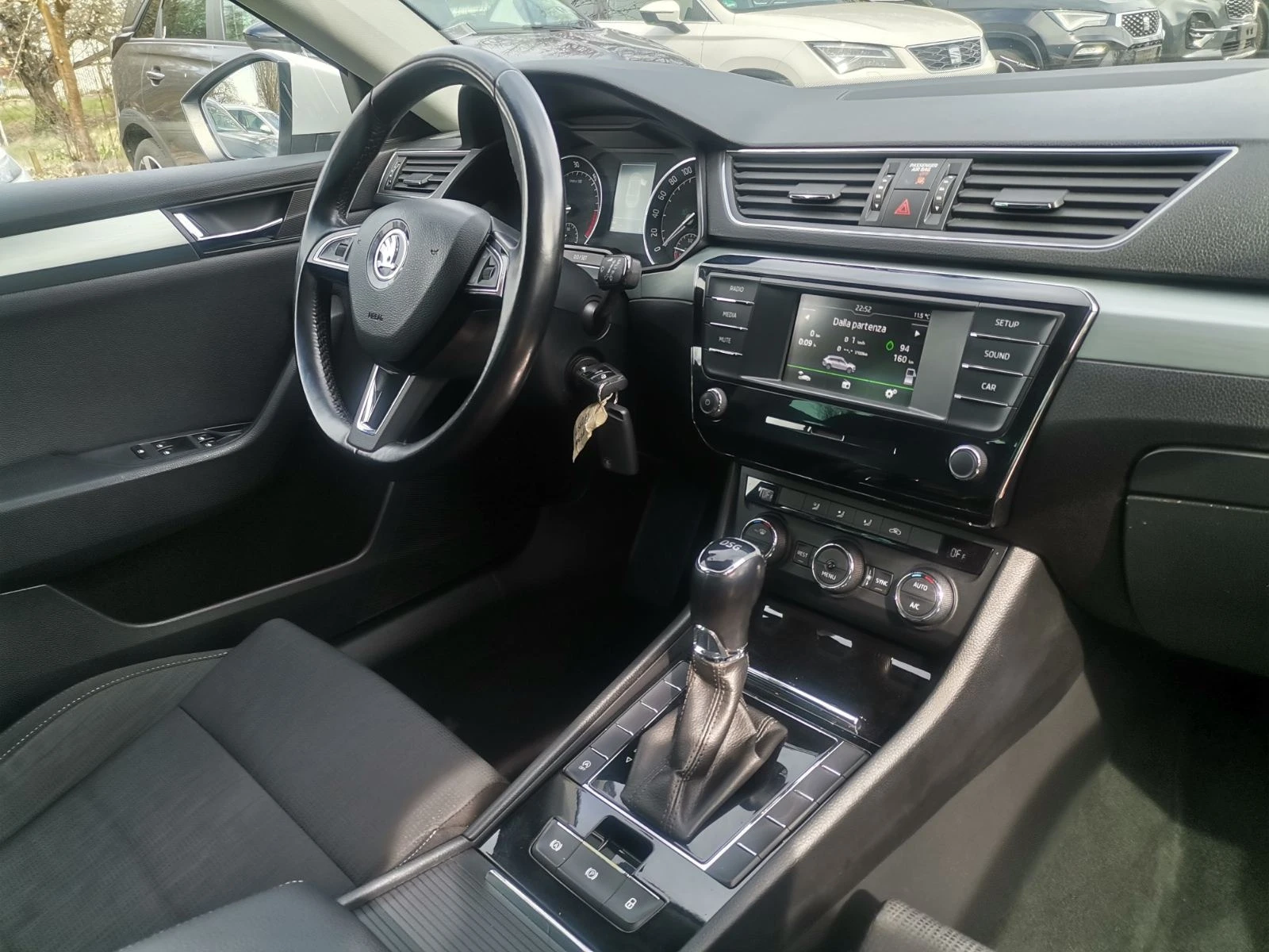Skoda Superb 2.0TDI DSG  - изображение 7