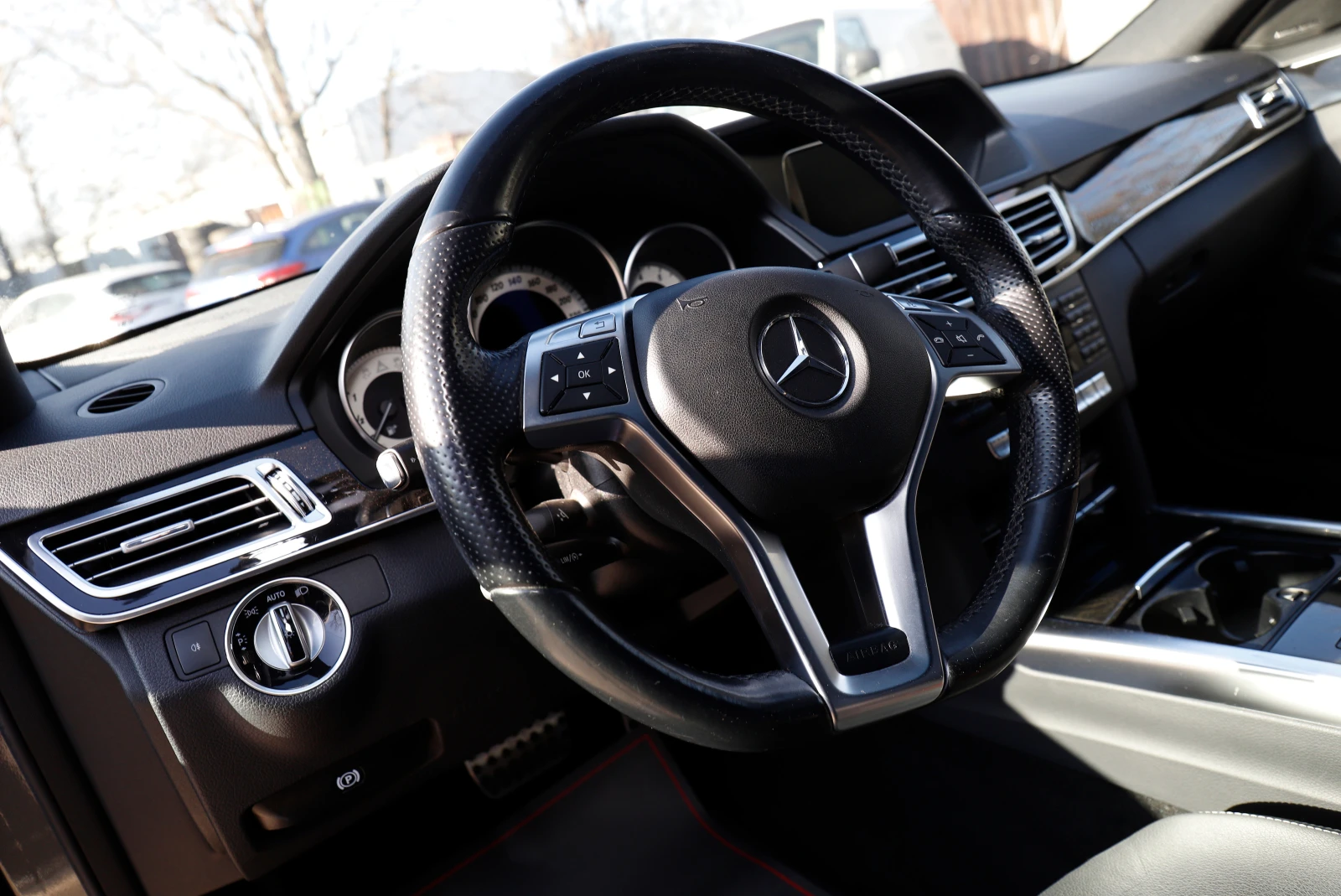 Mercedes-Benz E 400 4 MATIC AMG Paket - изображение 10