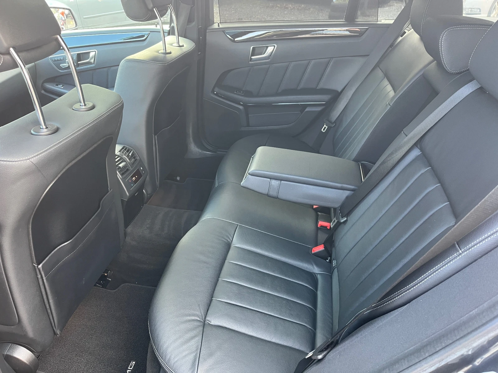 Mercedes-Benz E 400 4 MATIC AMG Paket | Mobile.bg   11