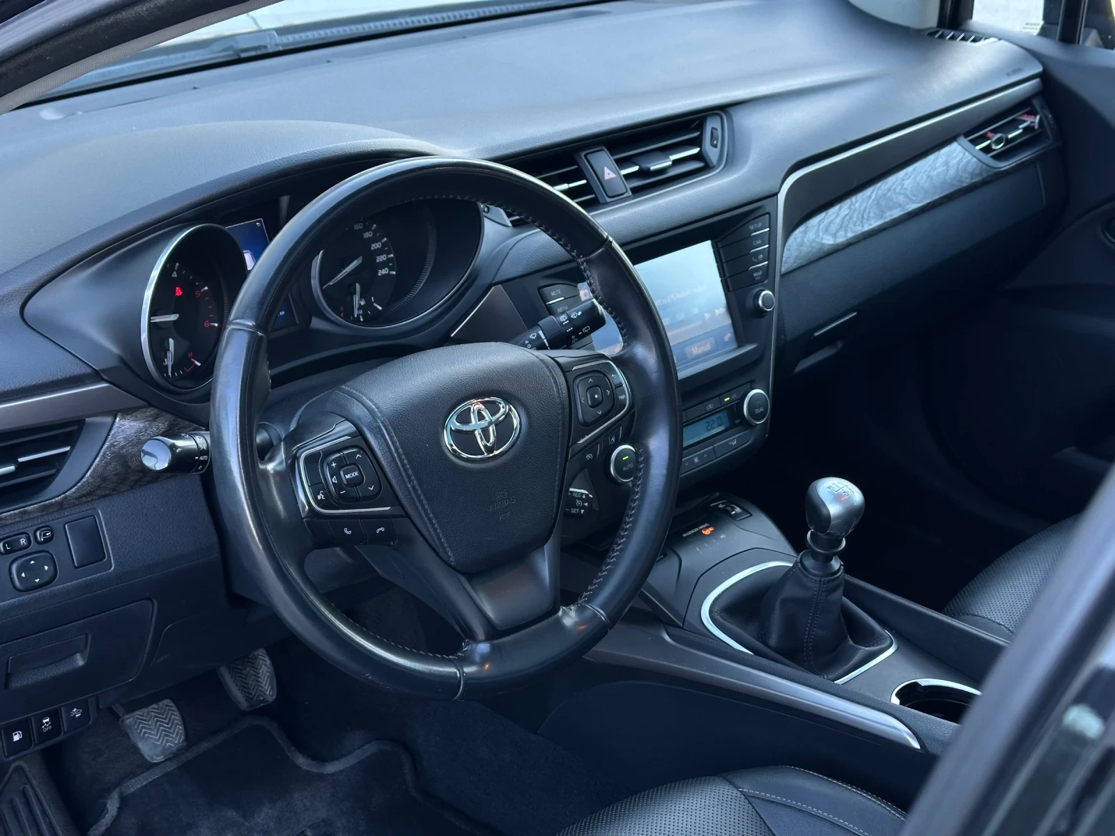 Toyota Avensis 2.0 D4D Exclusive ПЪЛНА СЕРВИЗНА ИСТОРИЯ - изображение 7