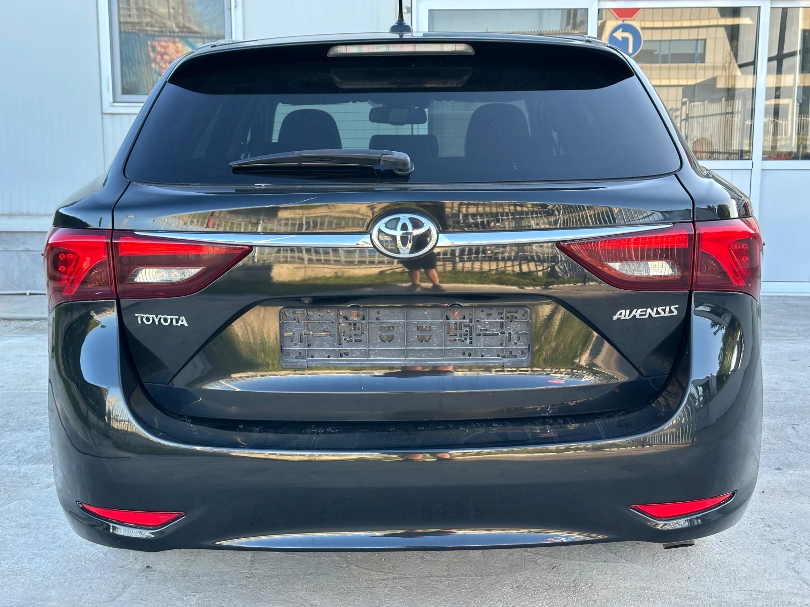 Toyota Avensis 2.0 D4D Exclusive ПЪЛНА СЕРВИЗНА ИСТОРИЯ - изображение 5