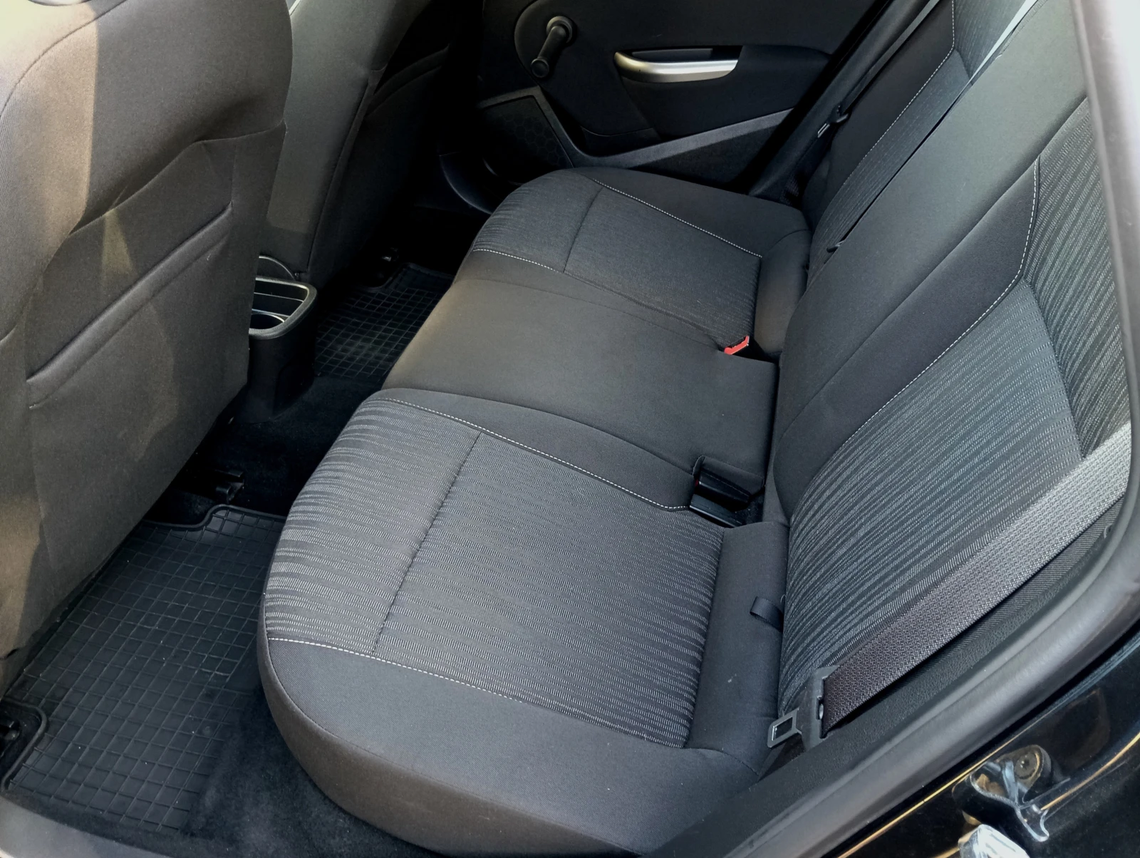 Opel Astra 1.4i - изображение 7