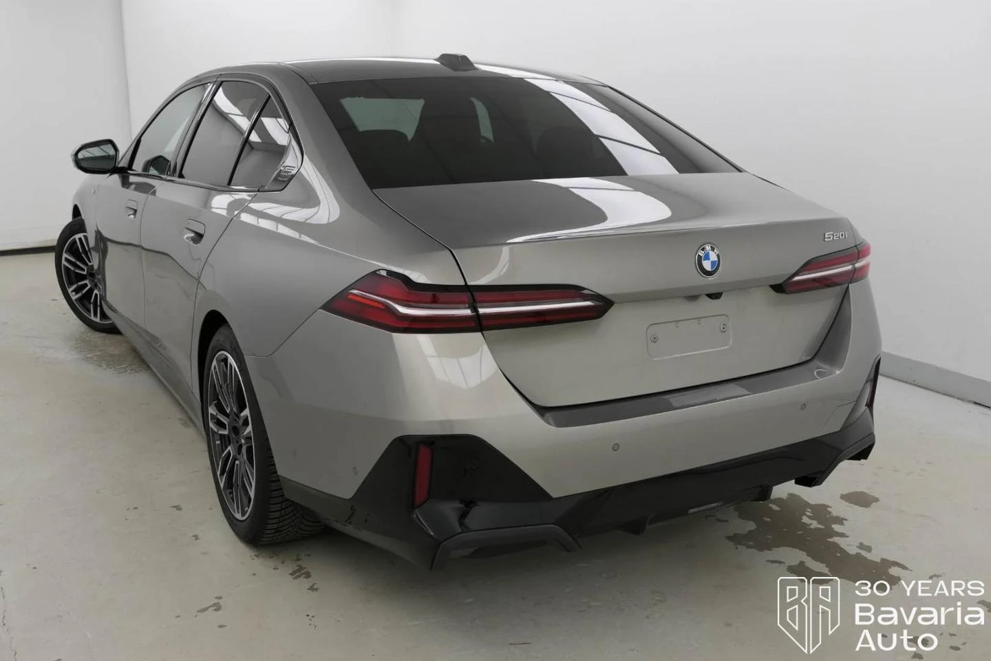 BMW 520 i M Sport Paket Steptronic - изображение 2