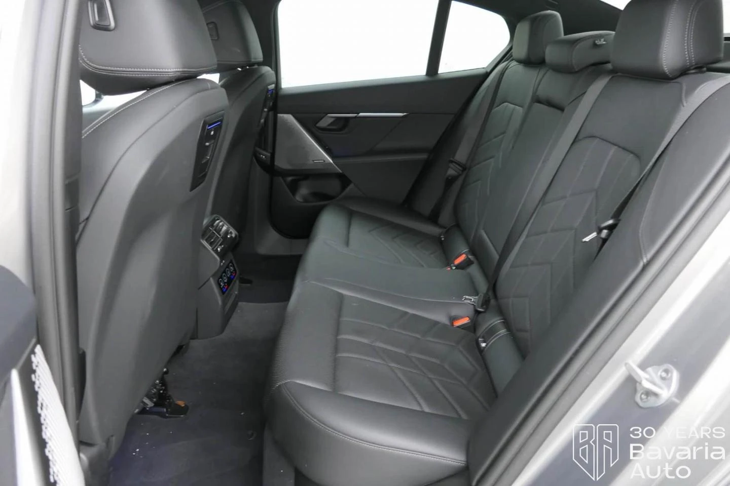 BMW 520 i M Sport Paket Steptronic - изображение 8