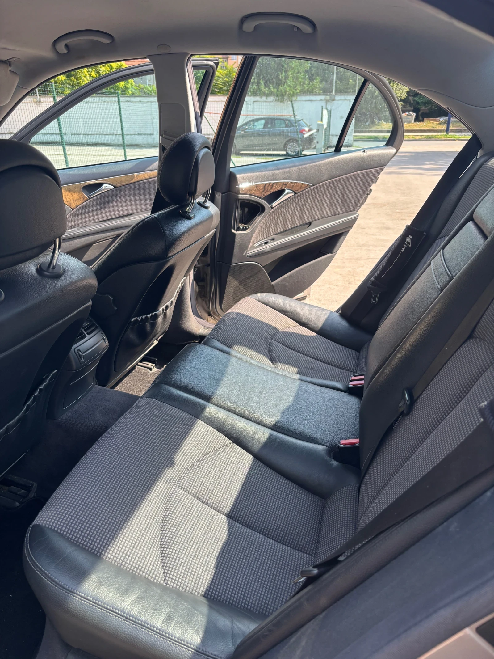 Mercedes-Benz E 220  - изображение 6