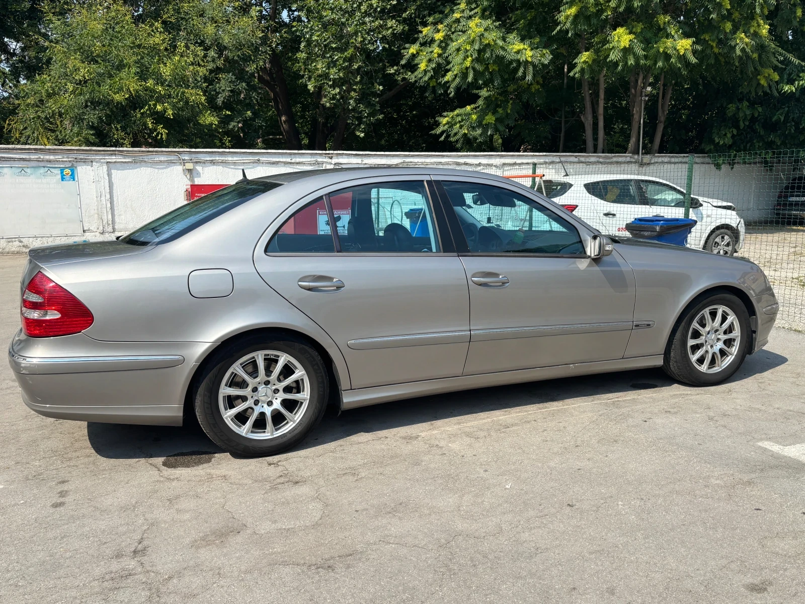 Mercedes-Benz E 220  - изображение 4