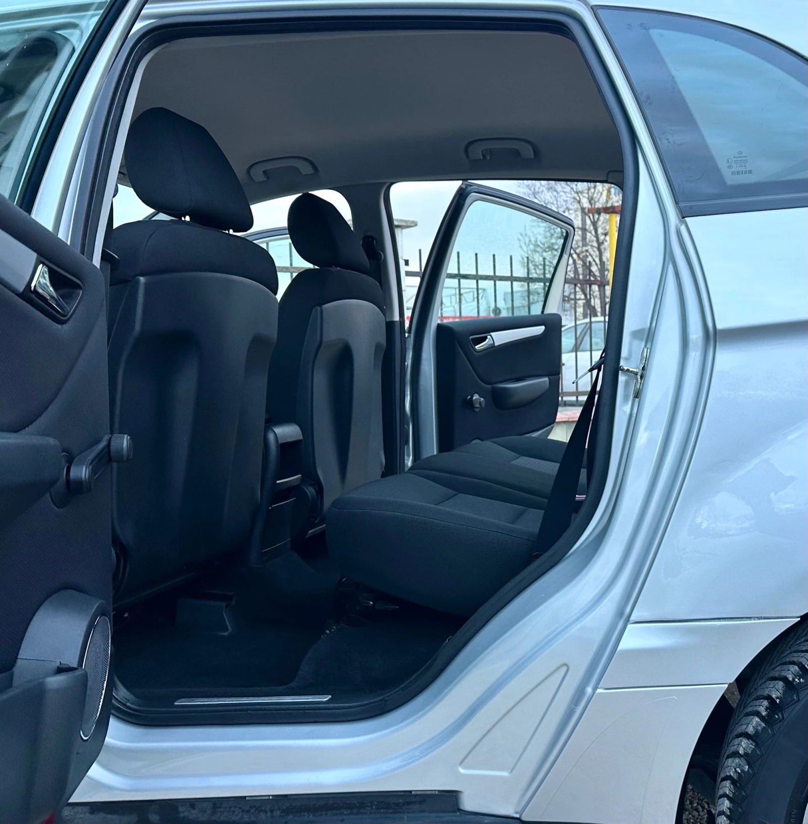 Mercedes-Benz B 180 2.0CDI 109HP Automatic - изображение 6