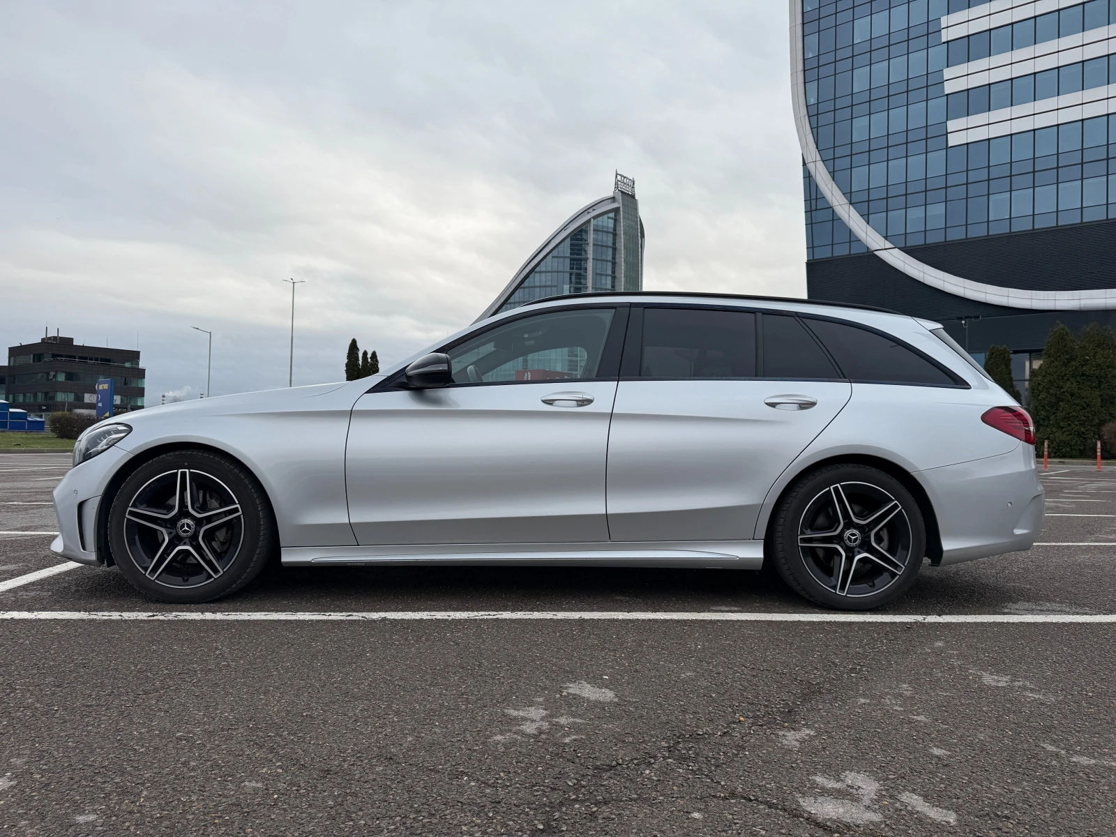 Mercedes-Benz C 220 AMG line, Night Edition 9G-TRONIC, Distronic Pro - изображение 3
