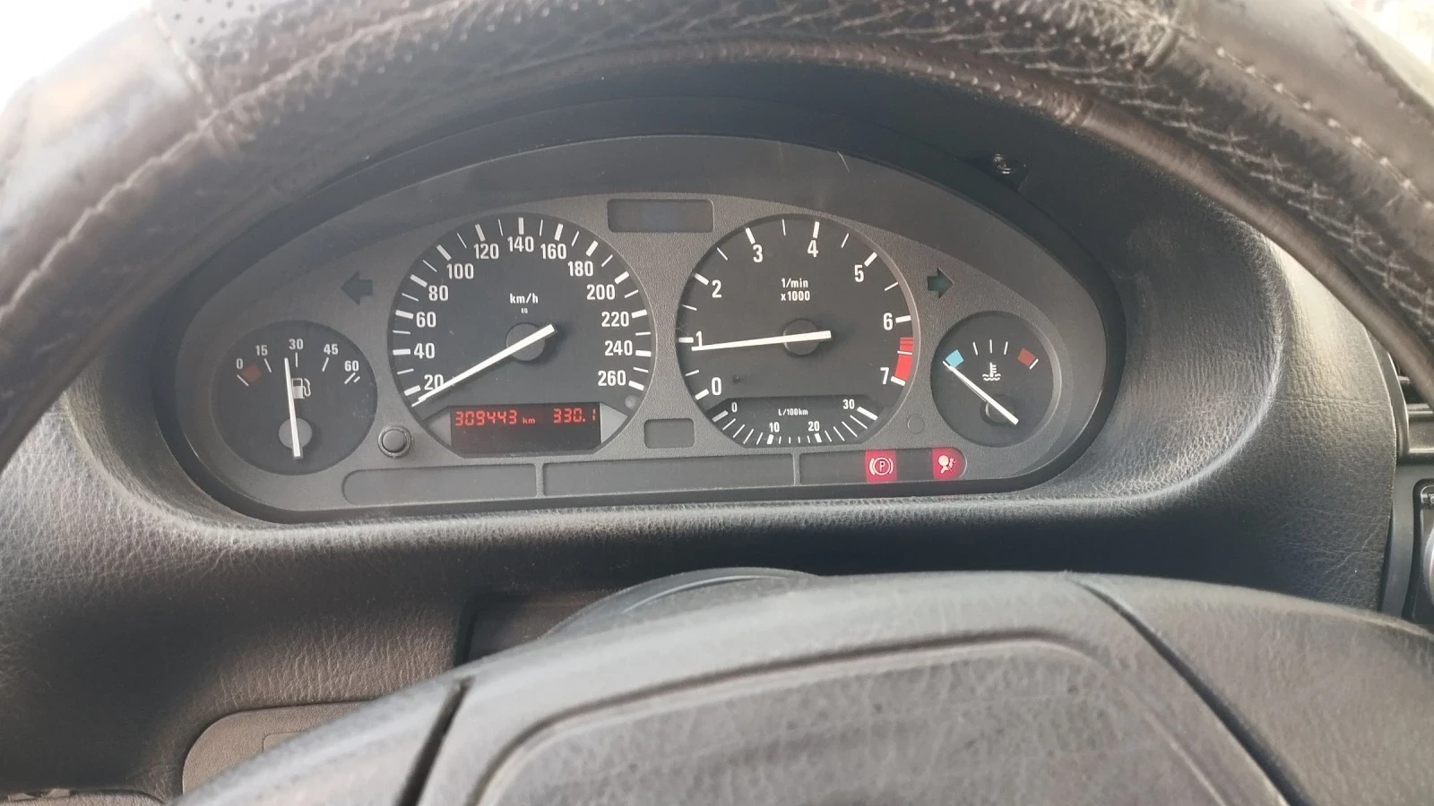 BMW 320  - изображение 6