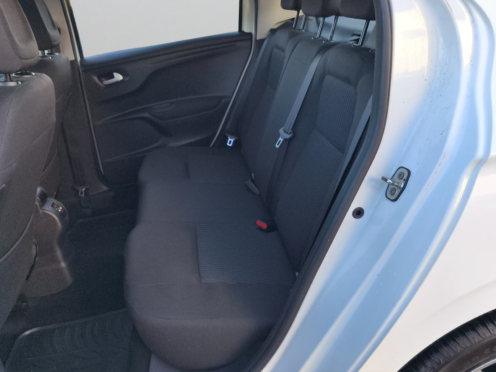 Peugeot 301 ALLURE 1, 5 BlueHDi 102 BVM6 E6 // 2008089 | Mobile.bg � ����������� 12