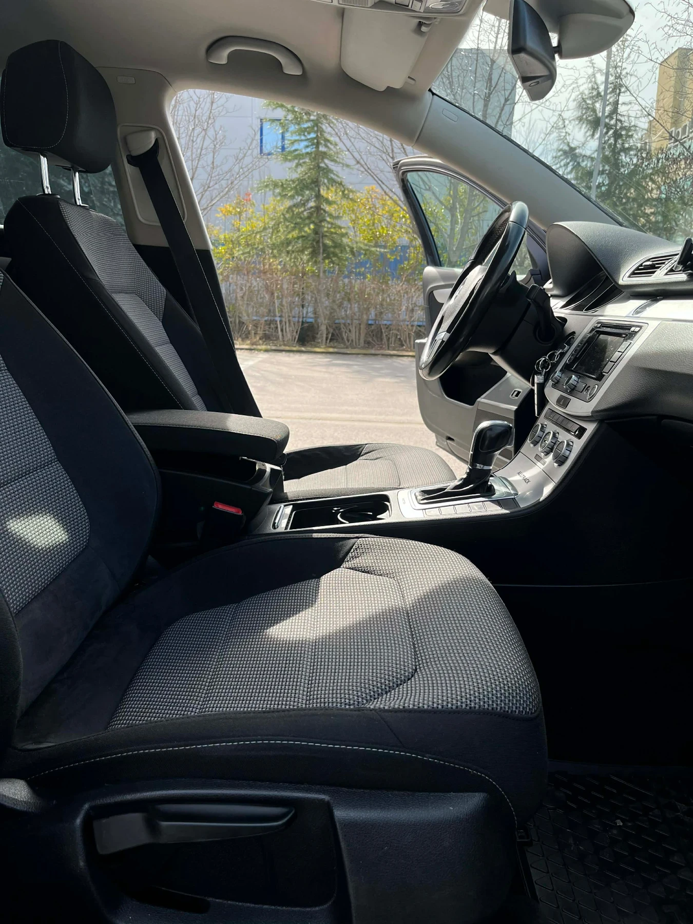 VW Passat 2.0 TDI DSG, снимка 13 - Автомобили и джипове - 53727622