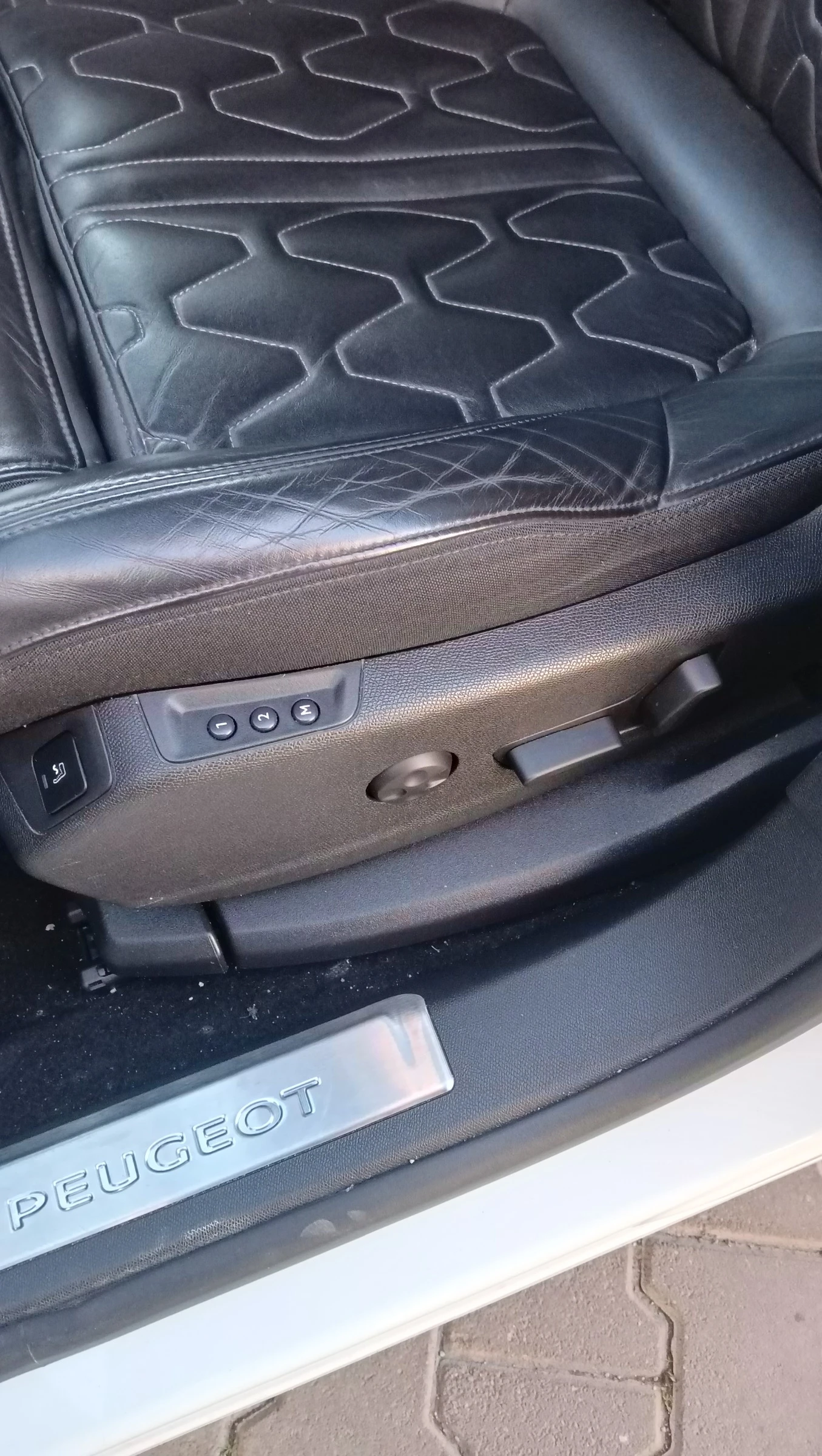 Peugeot 5008 GT 1.5 BlueHDi 130 EAT8, снимка 5 - Автомобили и джипове - 53819607