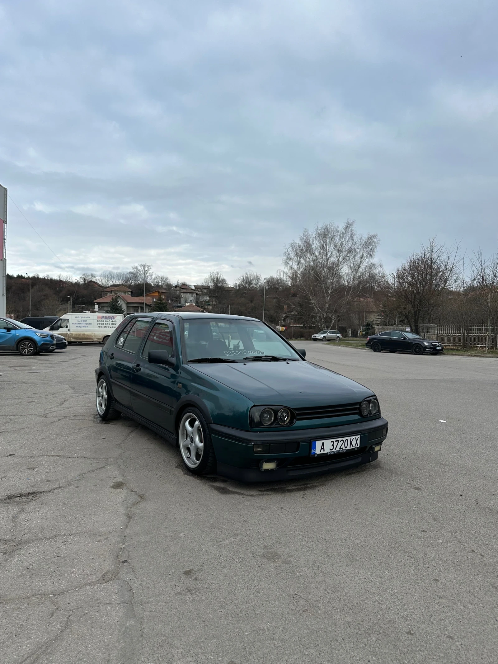 VW Golf 1.9 90 1z, снимка 2 - Автомобили и джипове - 53817372