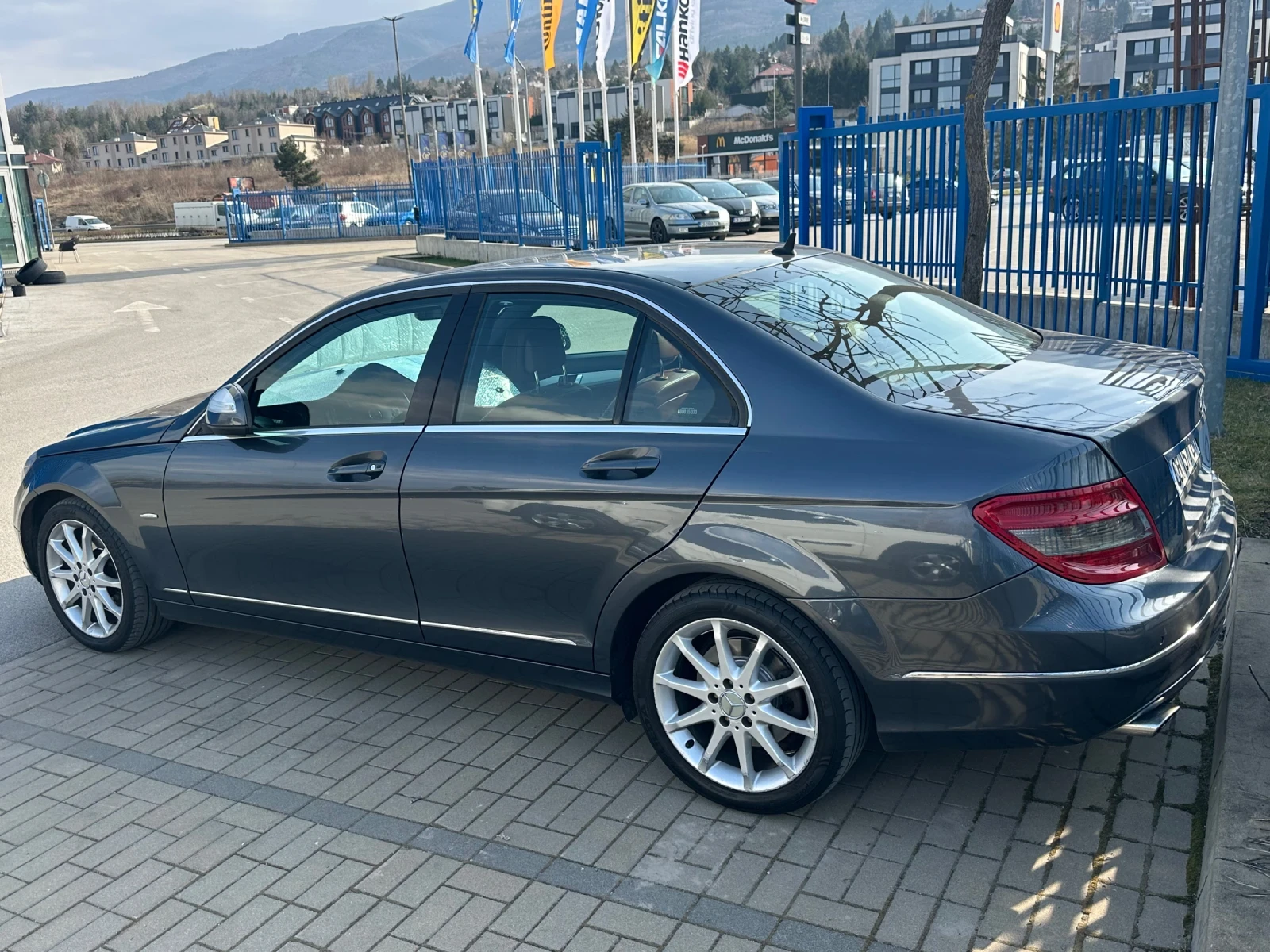 Mercedes-Benz C 320 Седан, снимка 6 - Автомобили и джипове - 53876118